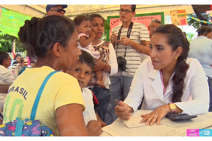 Con el espíritu de trabajo y paz miles se congregan en la Avenida de Bolívar a Chávez