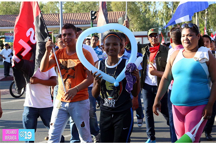 Familias celebran en Plaza de Las Victorias compromiso con el Trabajo, la Paz y la Unidad