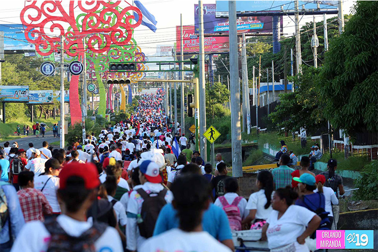 Familias celebran en Plaza de Las Victorias compromiso con el Trabajo, la Paz y la Unidad