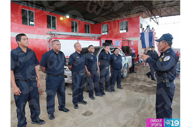 Pobladores del municipio de El Rama celebran inauguración de nueva estación de bomberos