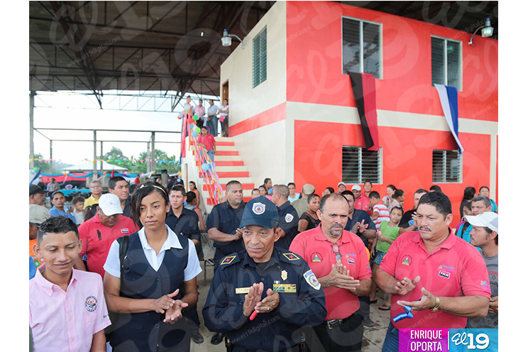 Pobladores del municipio de El Rama celebran inauguración de nueva estación de bomberos