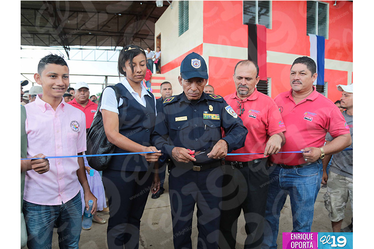 Pobladores del municipio de El Rama celebran inauguración de nueva estación de bomberos