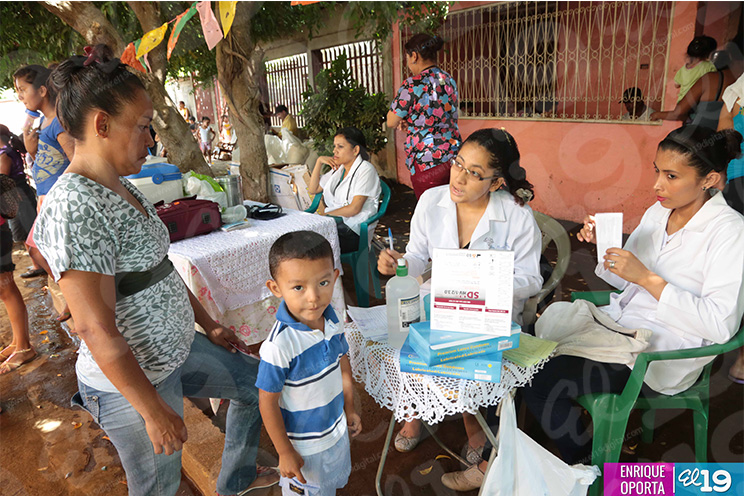 Pobladores del Distrito VI y VII disfrutan de Feria Solidaria