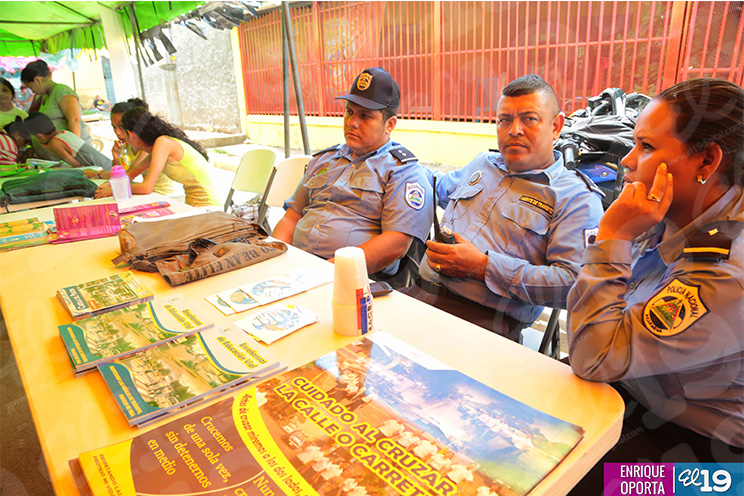 Pobladores del Distrito VI y VII disfrutan de Feria Solidaria