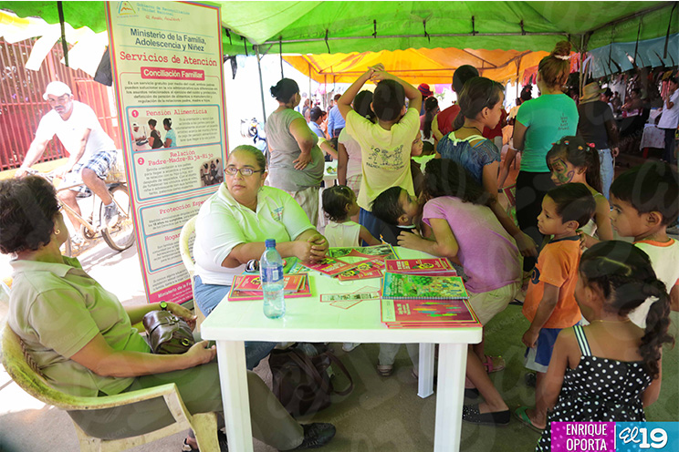 Pobladores del Distrito VI y VII disfrutan de Feria Solidaria