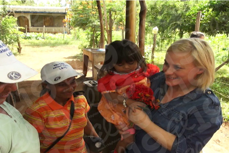 Patricia Arquette continúa su visita por Nicaragua