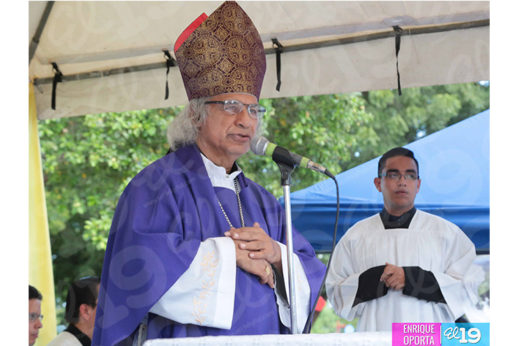 Cardenal Brenes oficia misa en conmemoración del Día de los Difuntos