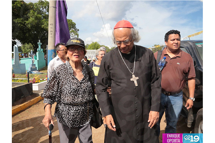 Cardenal Brenes oficia misa en conmemoración del Día de los Difuntos