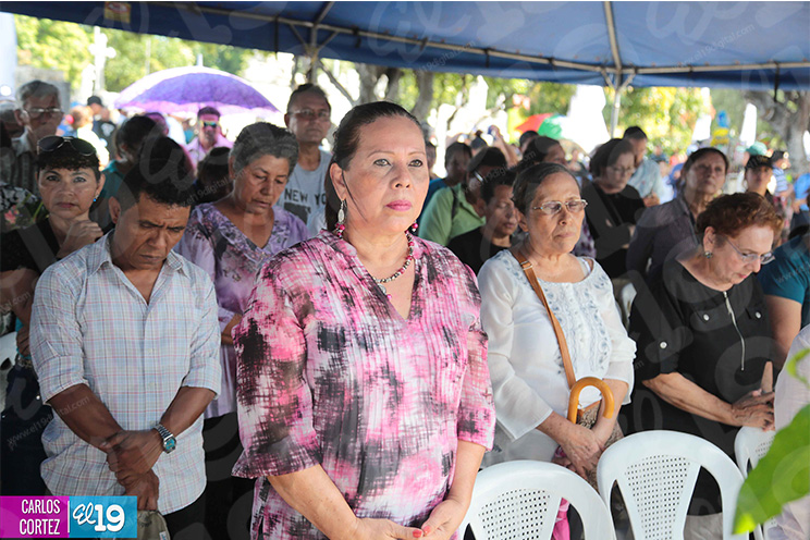 Celebran misa campal en el Cementerio General dedicada a los Fieles Difuntos