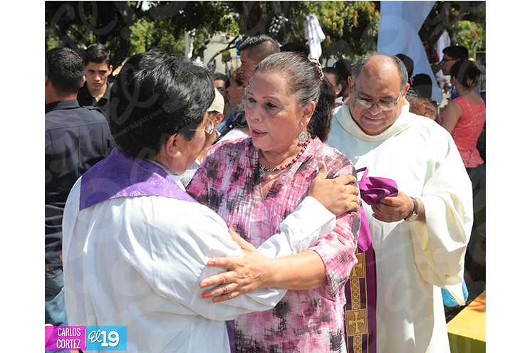 Celebran misa campal en el Cementerio General dedicada a los Fieles Difuntos