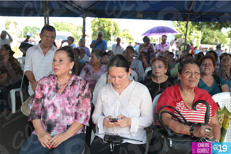 Celebran misa campal en el Cementerio General dedicada a los Fieles Difuntos