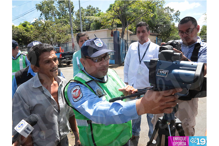 Policía de Tránsito desarrolla labor educativa e informativa sobre nuevos radares de velocidad