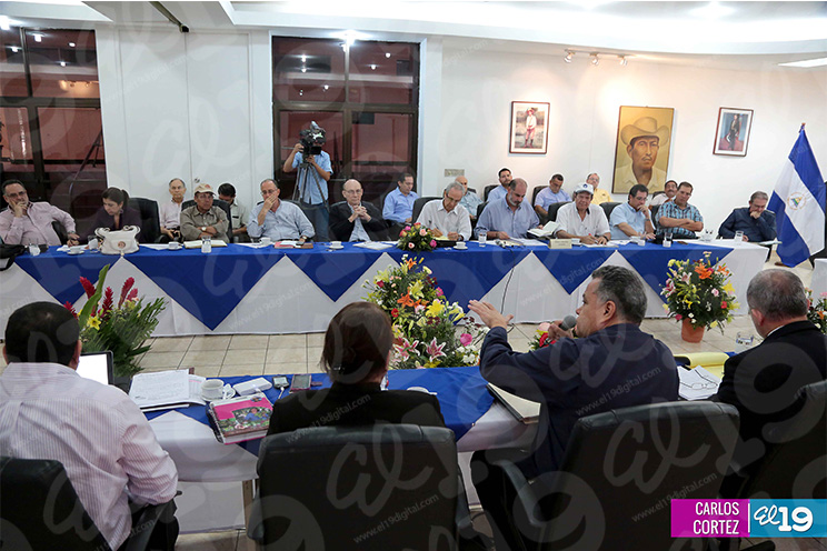 Gabinete de Producción sostiene reunión clave con diferentes sectores productivos del país 