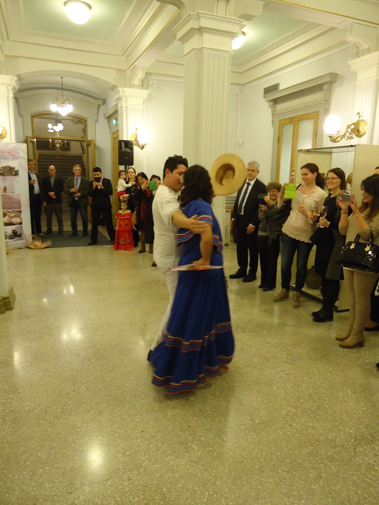 Gobierno de Nicaragua inaugura exhibición de arte pinolero en Jyväskylä