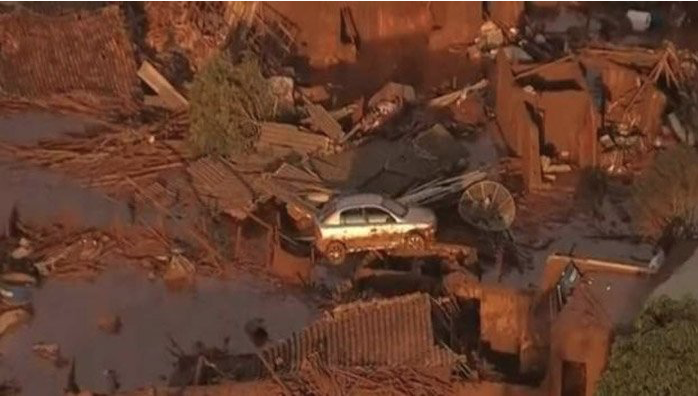 Al menos 17 muertos por la ruptura de una presa en Brasil
