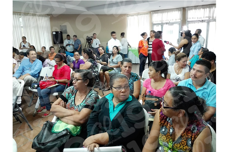 Docentes celebran Día Nacional del Bibliotecario