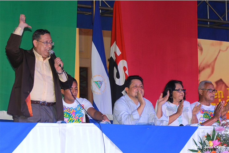 Jóvenes nicaragüenses conmemoran al Comandante Carlos con Mega Simultánea de Ajedrez