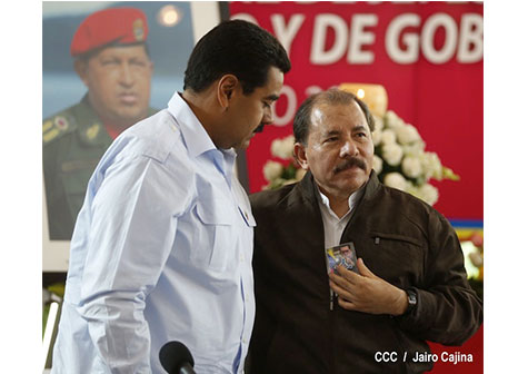 Presidente Daniel recibe el Cristo de Chávez (VIDEO)