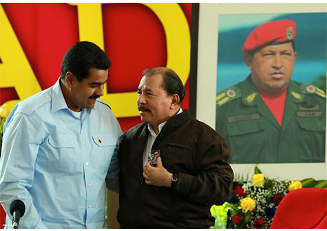 Presidente Daniel recibe el Cristo de Chávez (VIDEO)