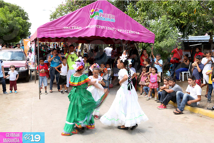 Familias del René Cisneros disfrutan de Feria Solidaria