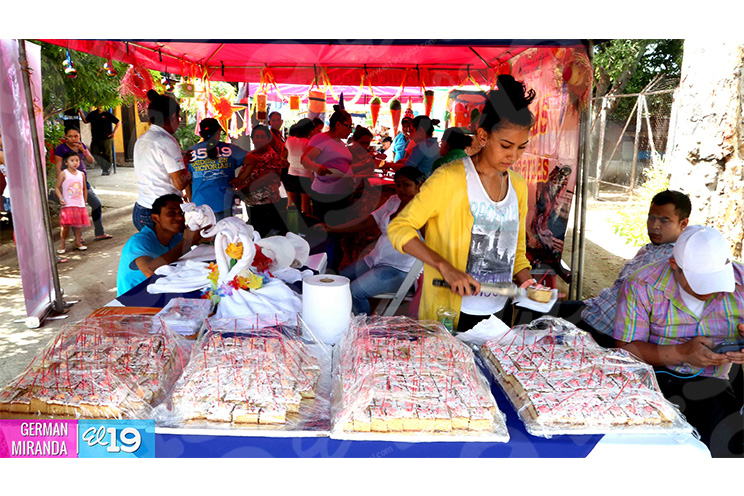 Familias del René Cisneros disfrutan de Feria Solidaria