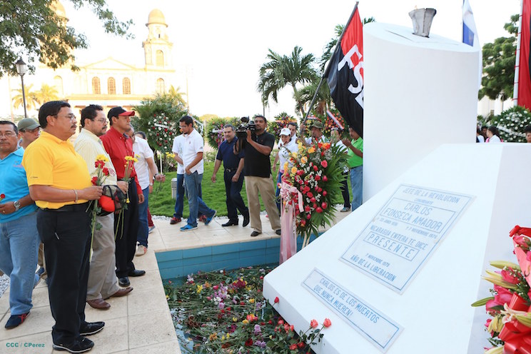 Nicaragüenses rindieron tributo al Comandante Carlos Fonseca