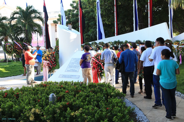 Nicaragüenses rindieron tributo al Comandante Carlos Fonseca