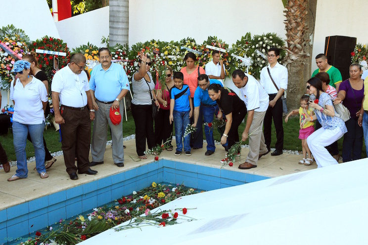 Nicaragüenses rindieron tributo al Comandante Carlos Fonseca