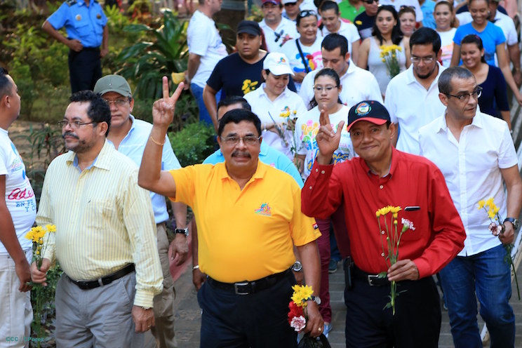 Nicaragüenses rindieron tributo al Comandante Carlos Fonseca