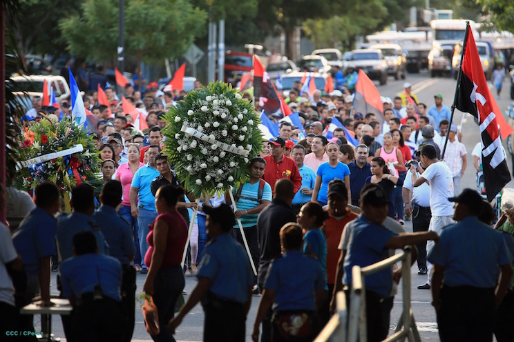 Nicaragüenses rindieron tributo al Comandante Carlos Fonseca