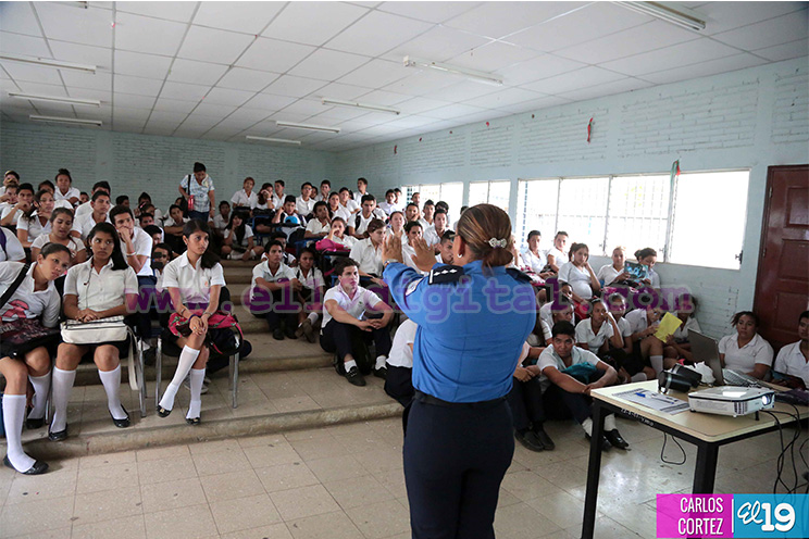 Estudiantes del Ramírez Goyena son capacitados en educación vial
