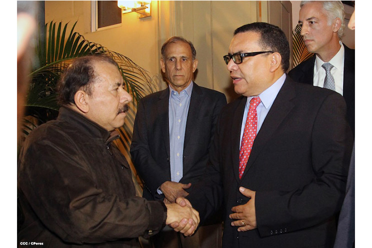 Presidente Daniel se reúne con presidente del Grupo Regional Aval