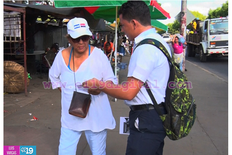 FES promueve matrícula en mercados, semáforos y paradas de buses