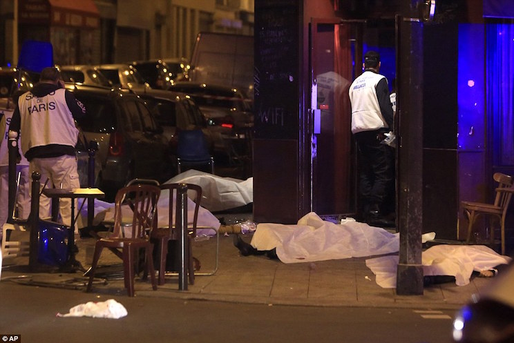 Pesadilla en París: Más de un centenar de muertos en cadena de ataques terroristas en capital francesa