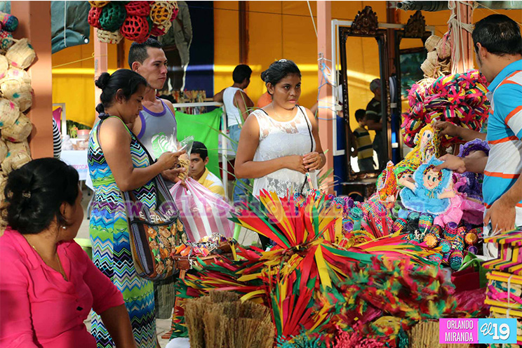 Productos tradicionales de la Gritería a disposición de promesantes en Feria de Economía Familiar