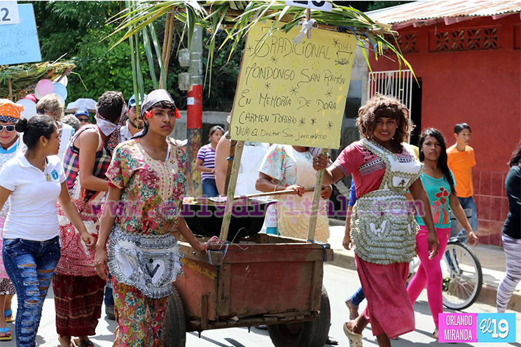 Torovenado El Malinche recorre calles de Masaya llamando a la no violencia contra la mujer