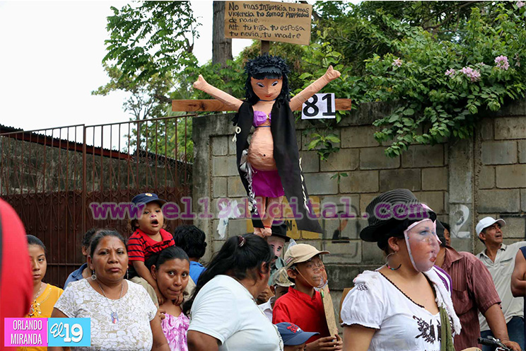 Torovenado El Malinche recorre calles de Masaya llamando a la no violencia contra la mujer