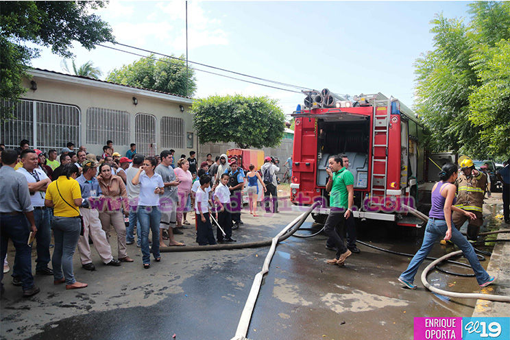 Reportan incendio de dos viviendas en barrio María Auxiliadora