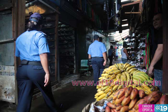 Policía Nacional garantiza seguridad en los mercados, previo al pago del aguinaldo