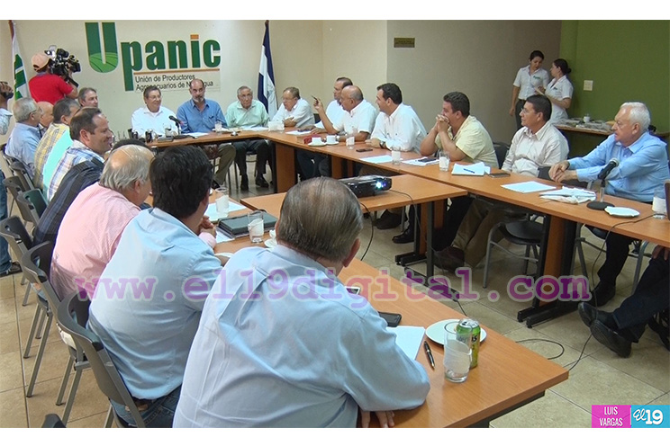 Ministro de Transporte e Infraestructura presenta plan de desarrollo de caminos y carreteras a Upanic