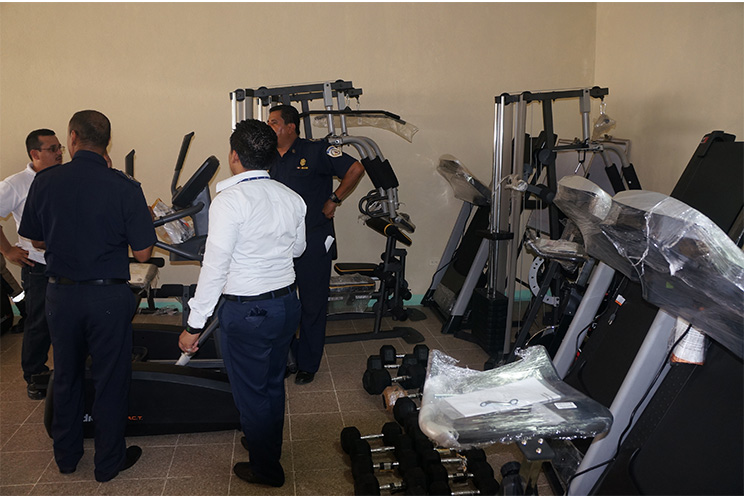 Entregan equipamiento para gimnasio de Academia de Bomberos