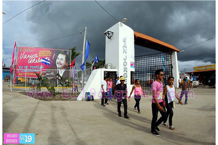 EPN inaugura obra de reconstrucción del Puerto San Jorge