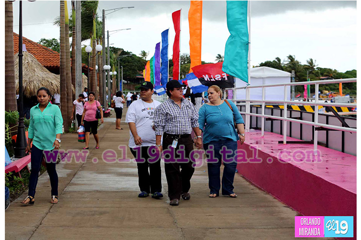 EPN inaugura obra de reconstrucción del Puerto San Jorge