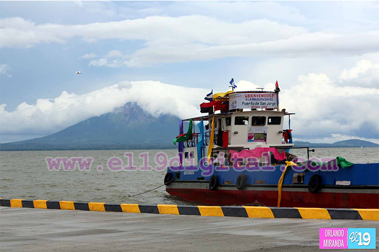 EPN inaugura obra de reconstrucción del Puerto San Jorge