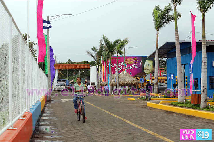 EPN inaugura obra de reconstrucción del Puerto San Jorge