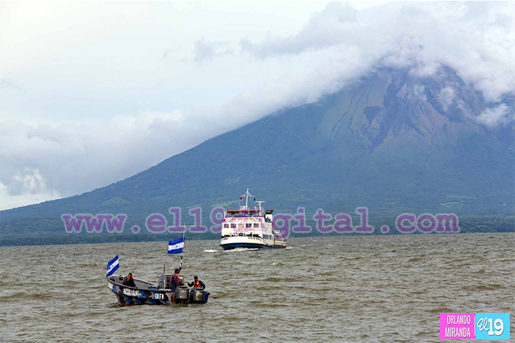 EPN inaugura obra de reconstrucción del Puerto San Jorge
