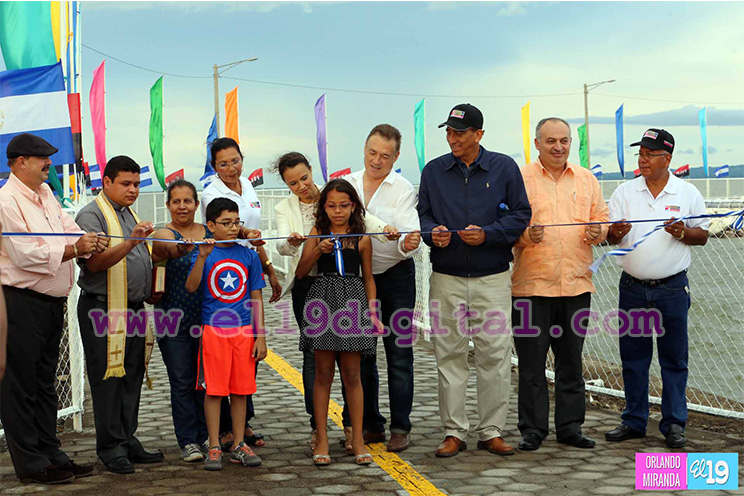 EPN inaugura obra de reconstrucción del Puerto San Jorge