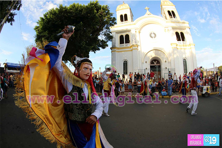 Diriamba celebra colorido Festival Güegüense 2015