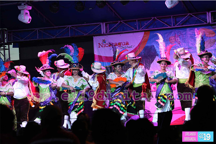 Diriamba celebra colorido Festival Güegüense 2015