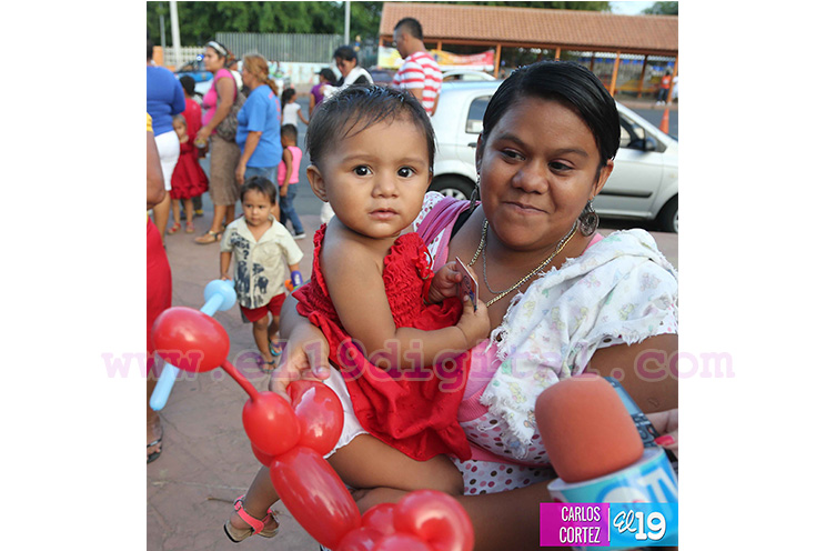 Tarde de Payasos en la Avenida de Bolívar a Chávez